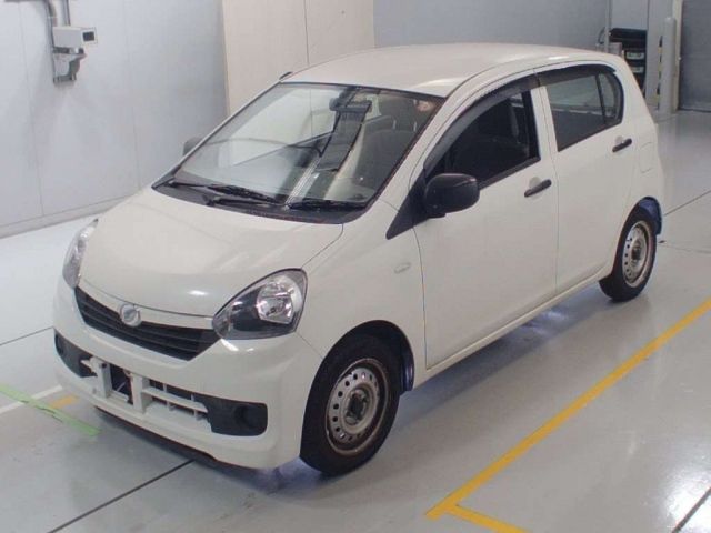 35003 DAIHATSU MIRA E S LA300S 2015 г. (CAA Chubu)